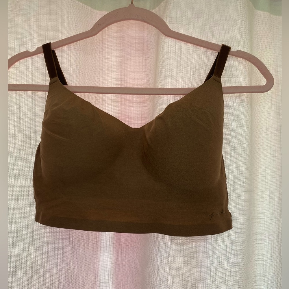 VICTORIA’S SECRET WIRELESS BRALETTE